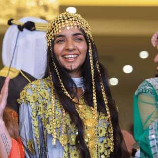 在吉达与当地人一起用餐